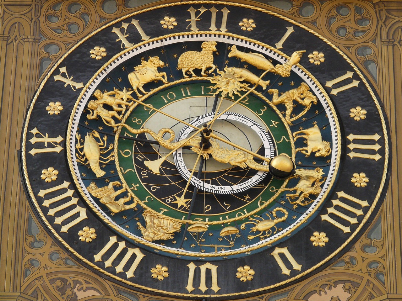 astronomical-clock-5706_1280