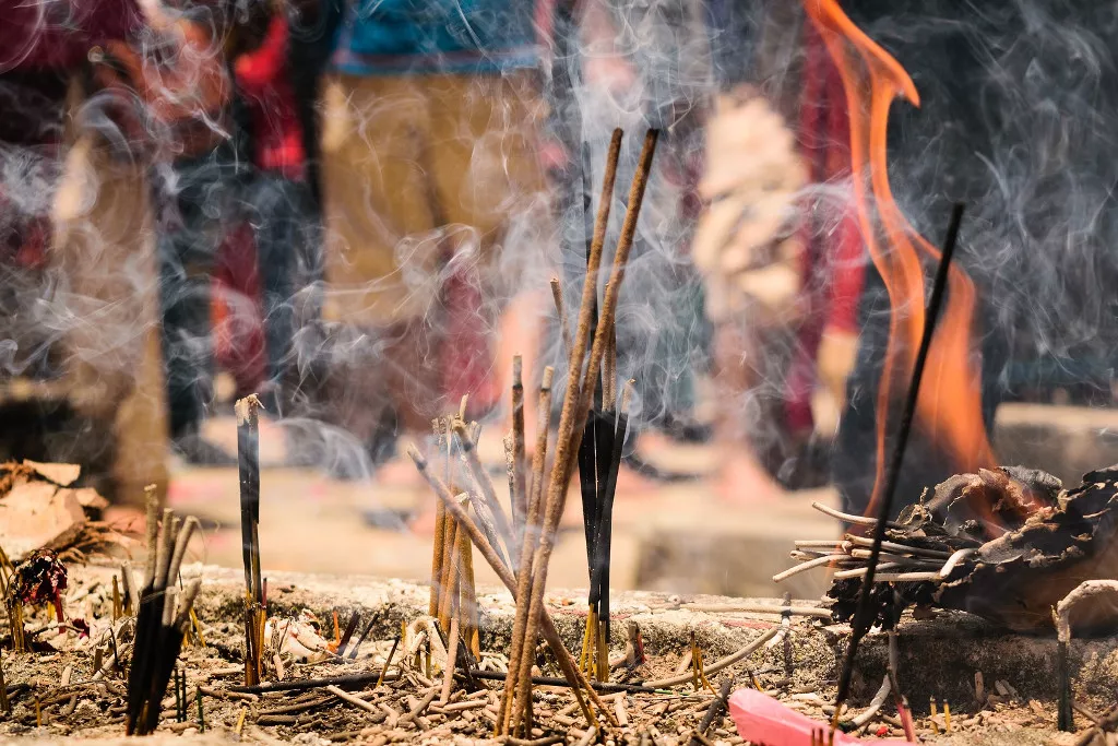 Afbeelding van brandend wierook om aan te geven dat Paragnosten Platform een netwerk van spiritueel professionals is